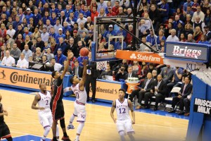 KUs Frank Mason scores on a transition layup again